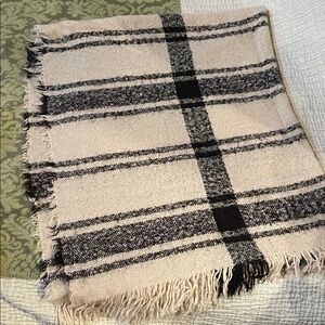 Cozy Cream and Black extra large Shaw